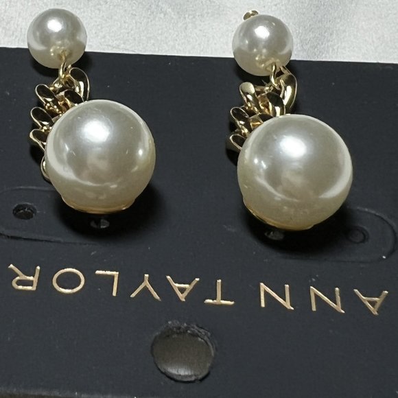 Ann Taylor faux Pearl, gold chain earrings, NWT, timeless style - Picture 3 of 5